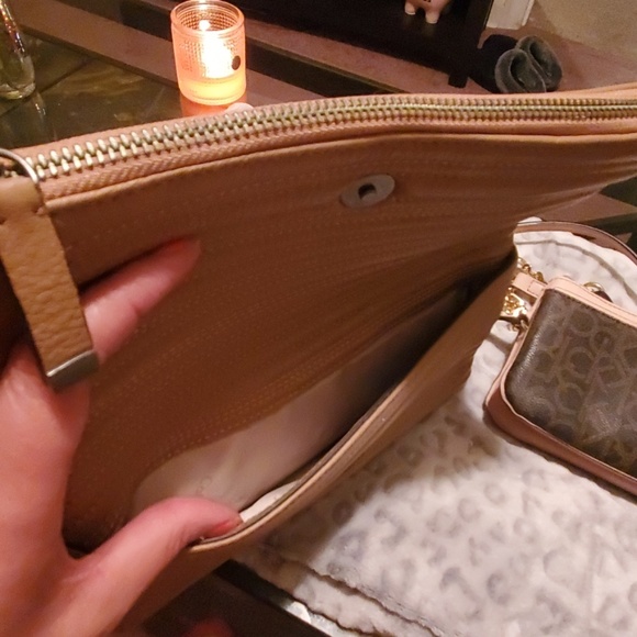 2 CK handbags - Picture 3 of 7